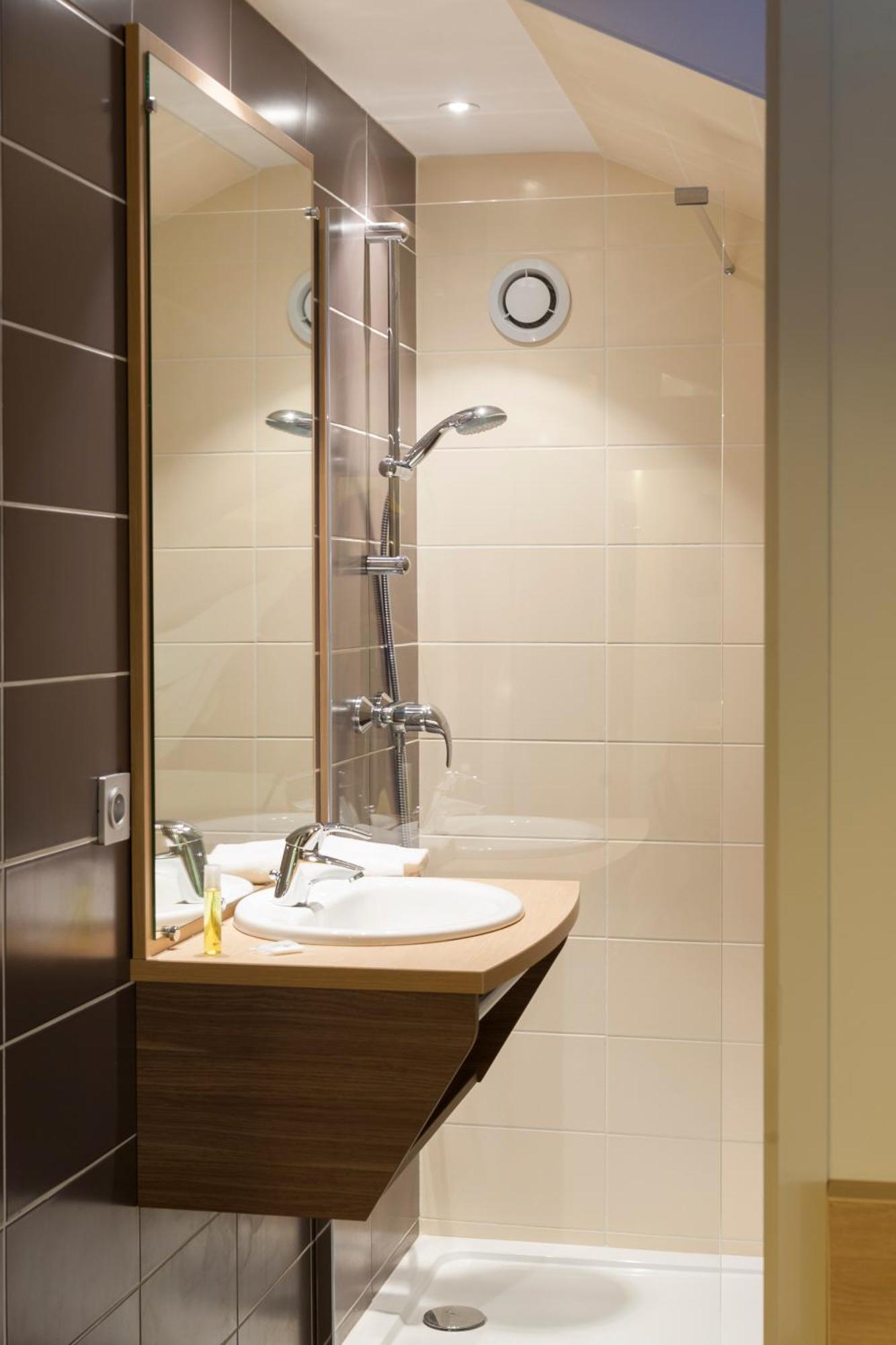 Brit Hotel Macon Centre Gare エクステリア 写真