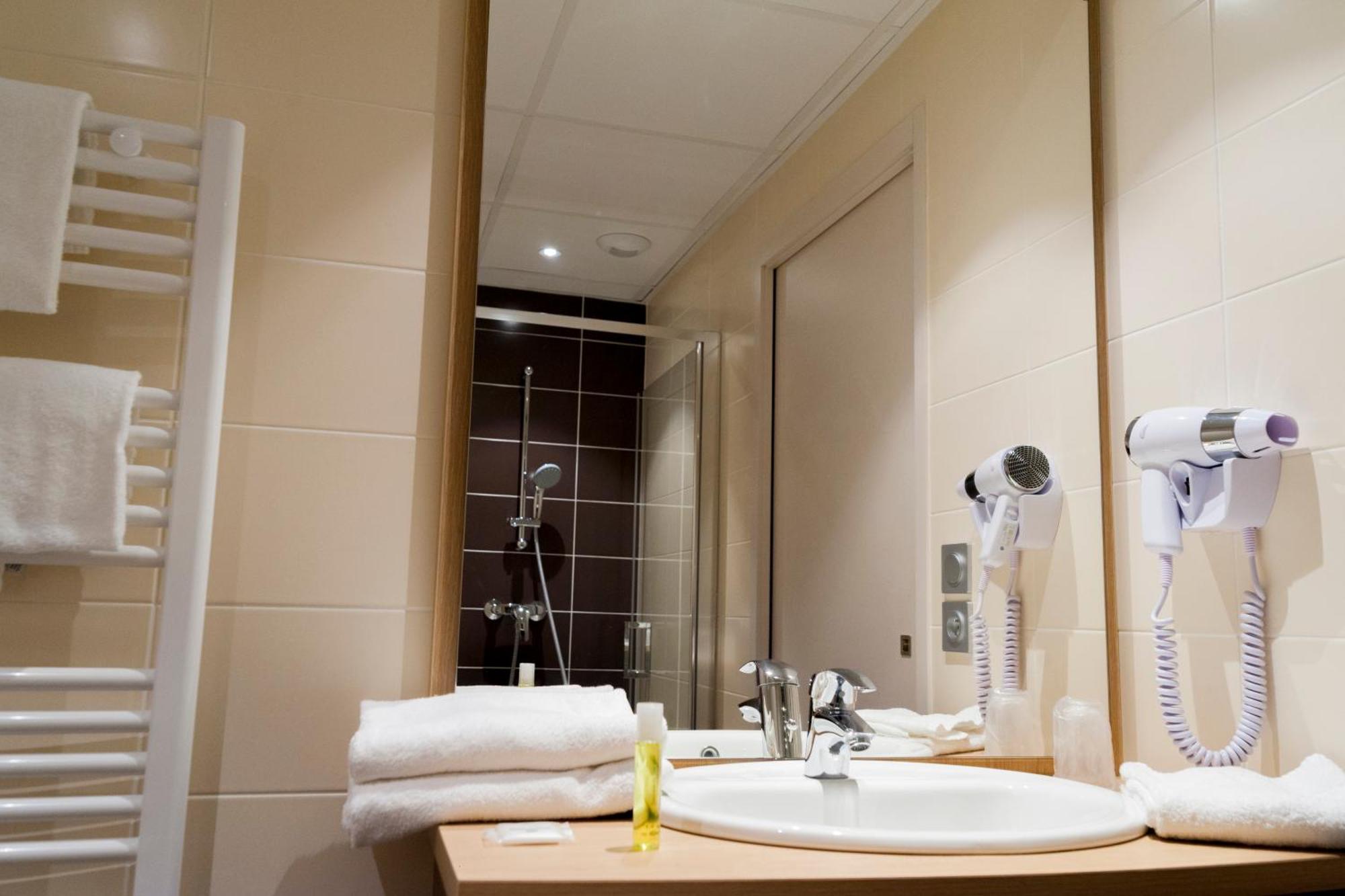 Brit Hotel Macon Centre Gare エクステリア 写真